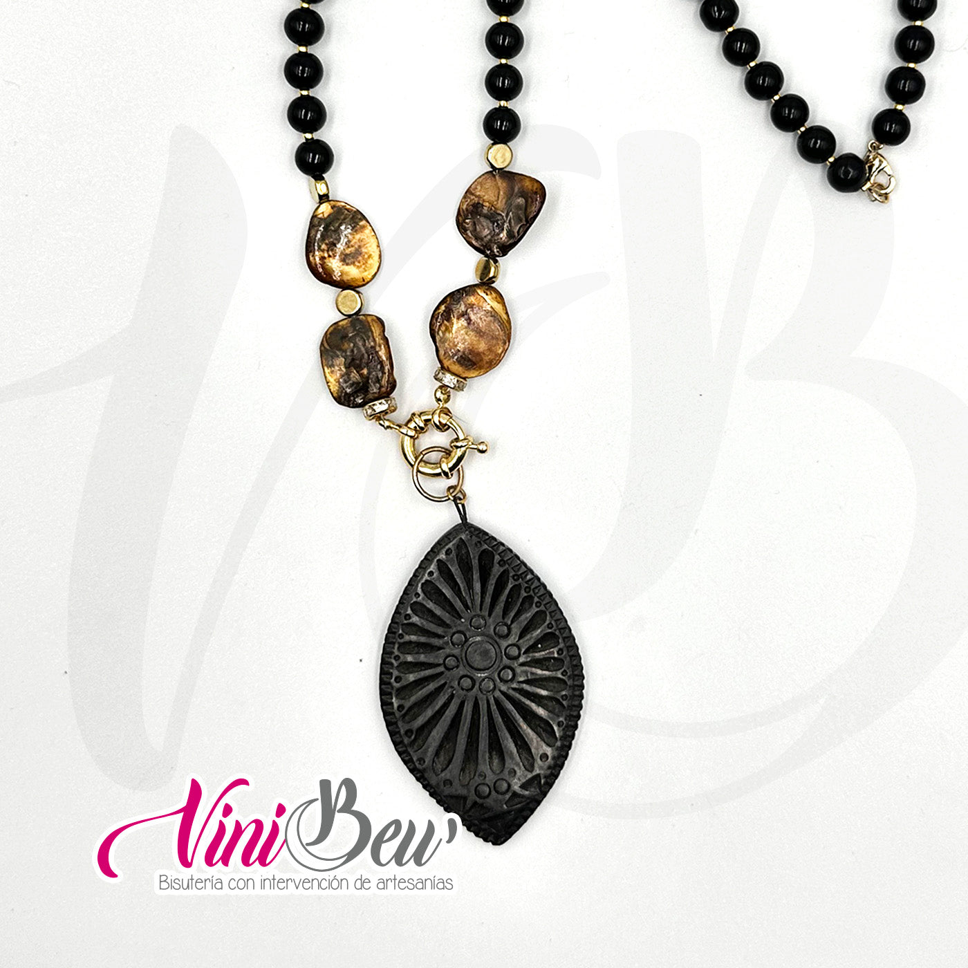 Collar Barro Negro Óvalo